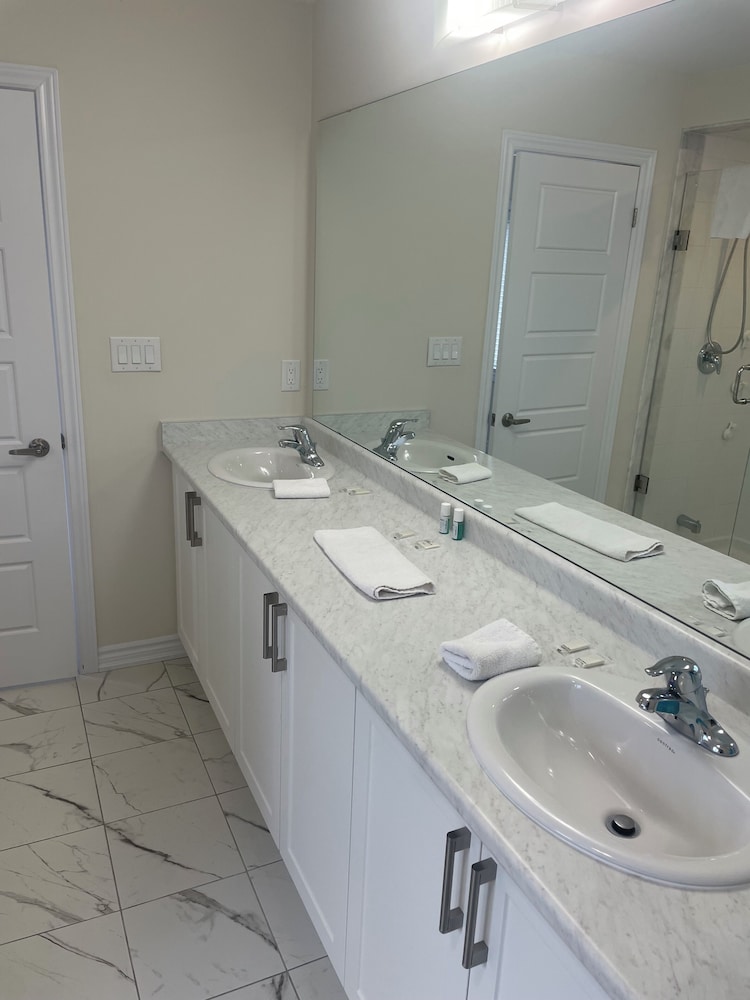 Brand New 3 Bedroom Home in West Niagara