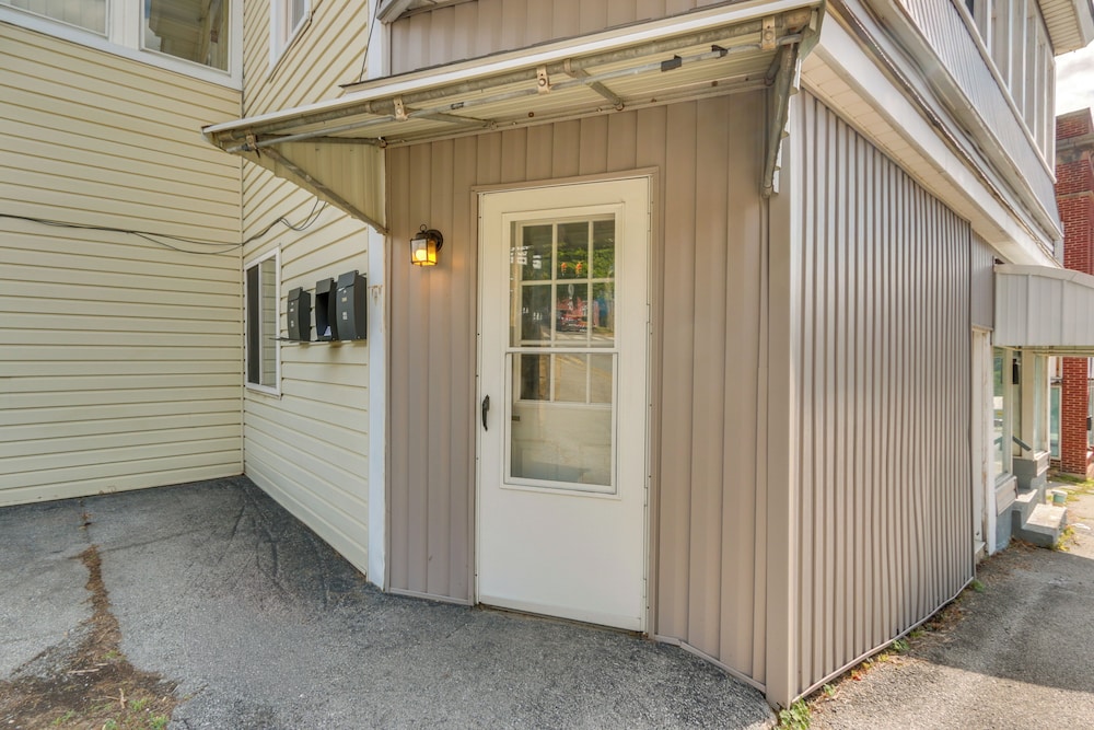 14 Mi to Black Moshannon! Pet-friendly Apartment