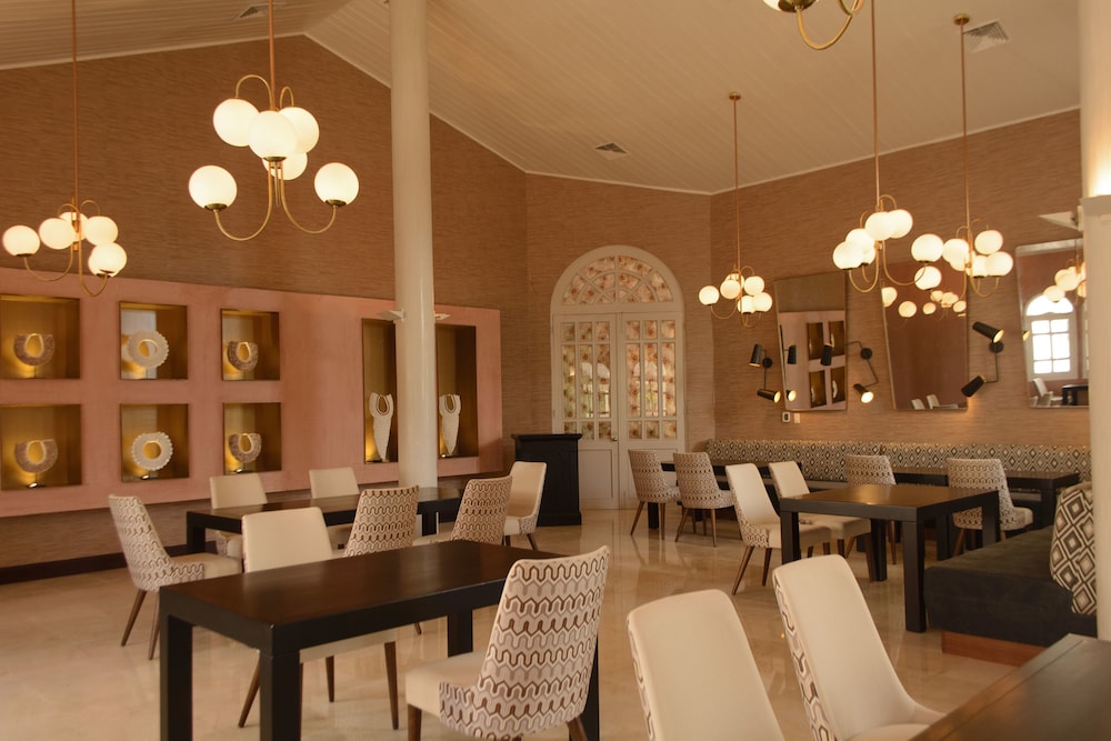 VH Atmosphere - Adults Only - Property Image 4