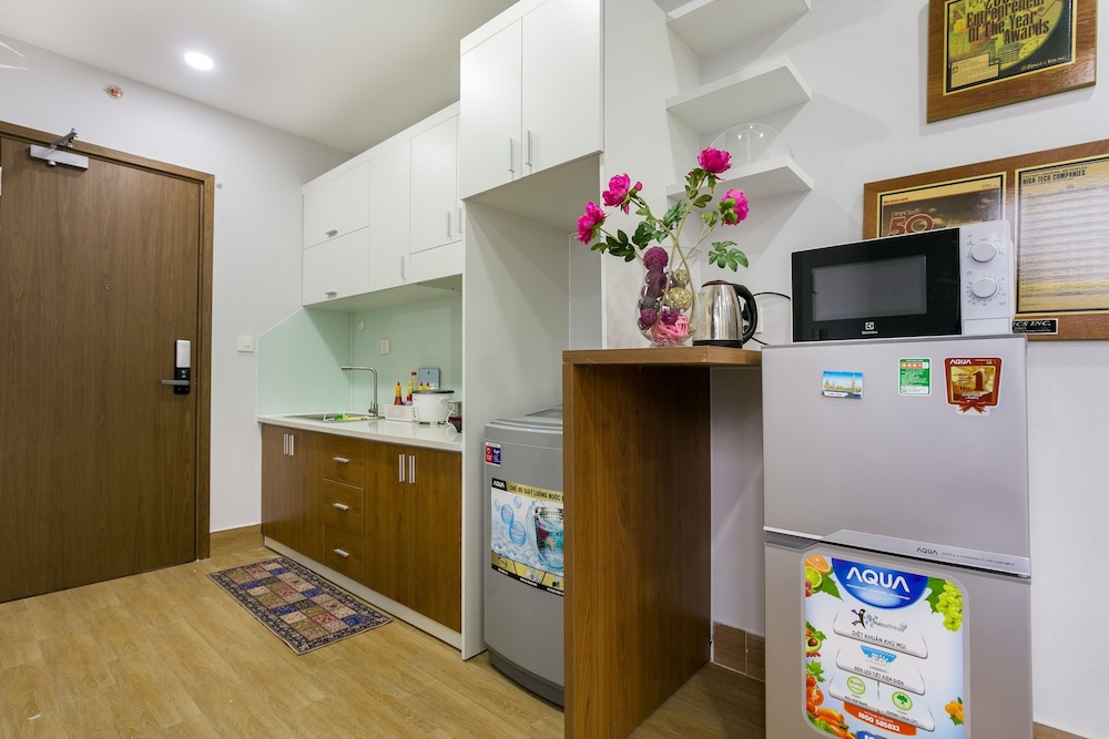 Jennifer House - Millenium Apartment