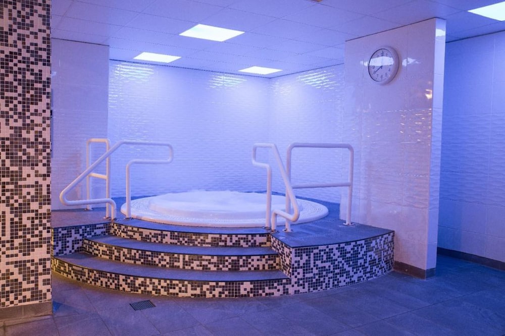 Letterkenny Vacations - Mount Errigal Hotel Conference  Leisure Centre - Property Image 34