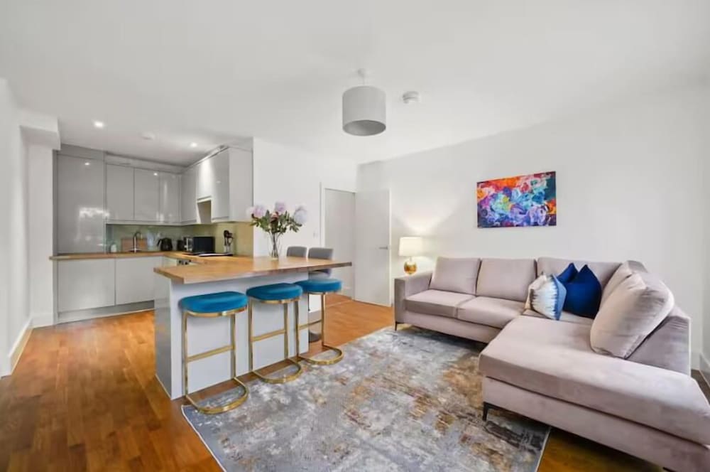 Flat 2 Victoria Grove