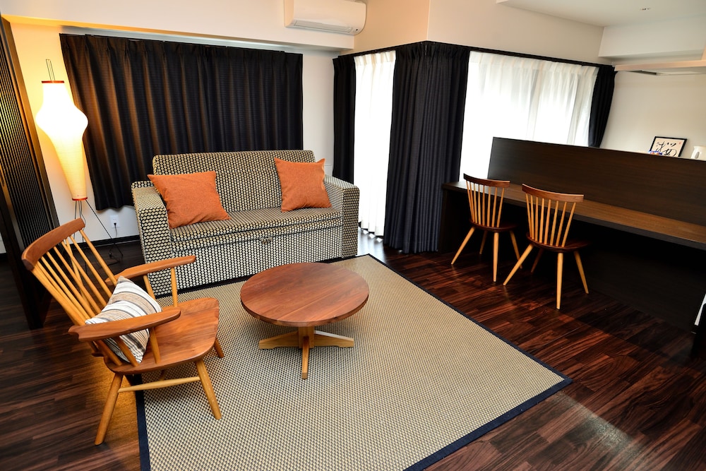 Very Hotel Dotonbori