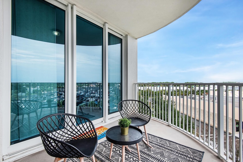 Palms Resort #1512 Jr 2BR