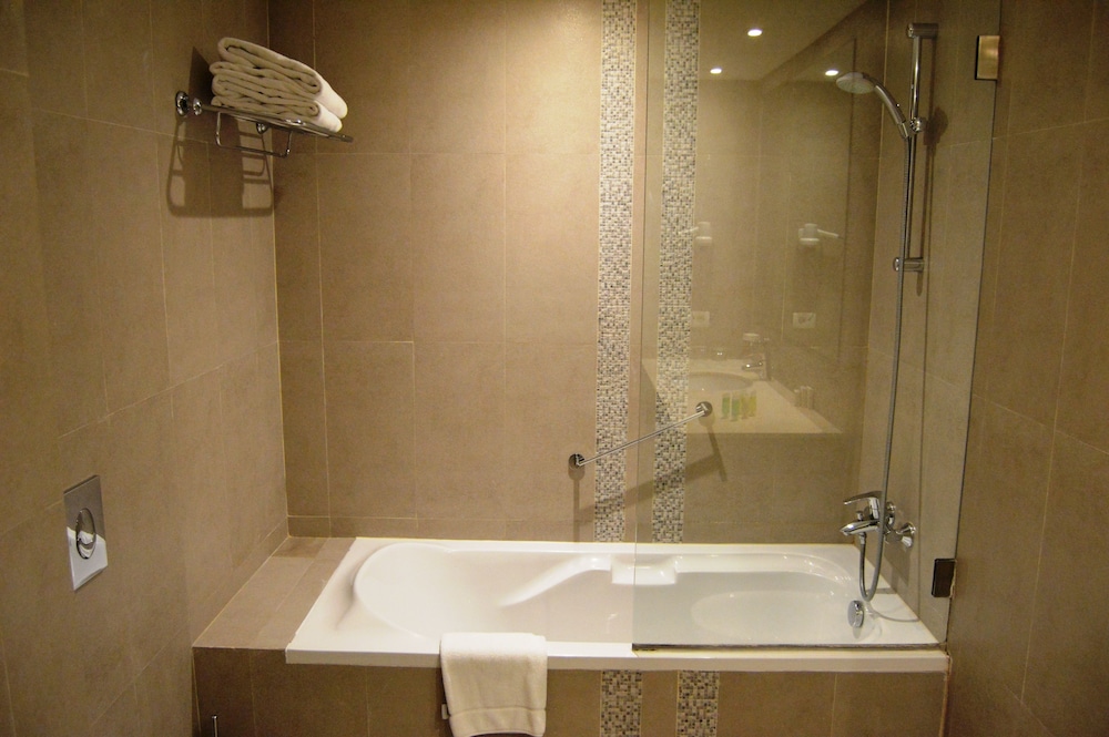 Country Lodge Hotel & Resort