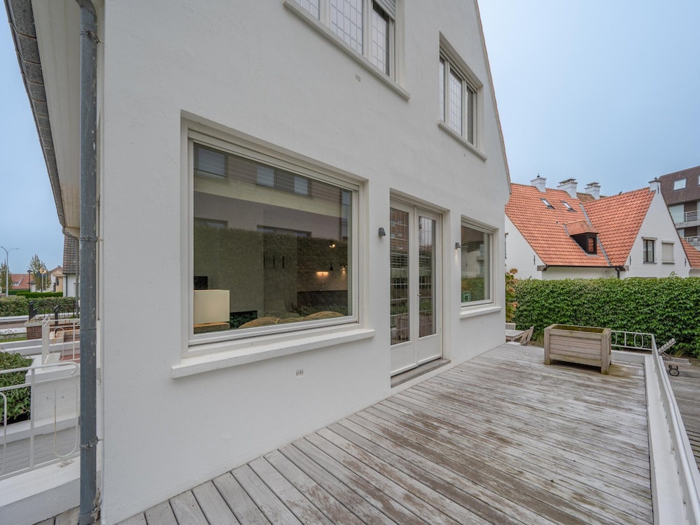 Villa in Knokke Near Alberstrand Beach