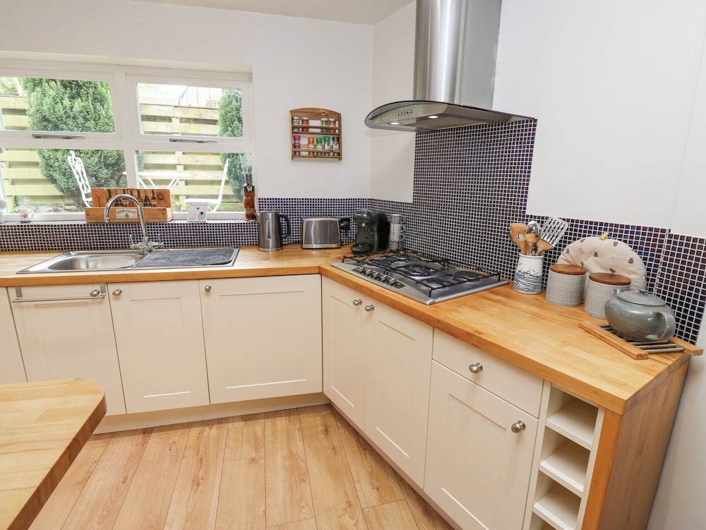 Bumble Cottage