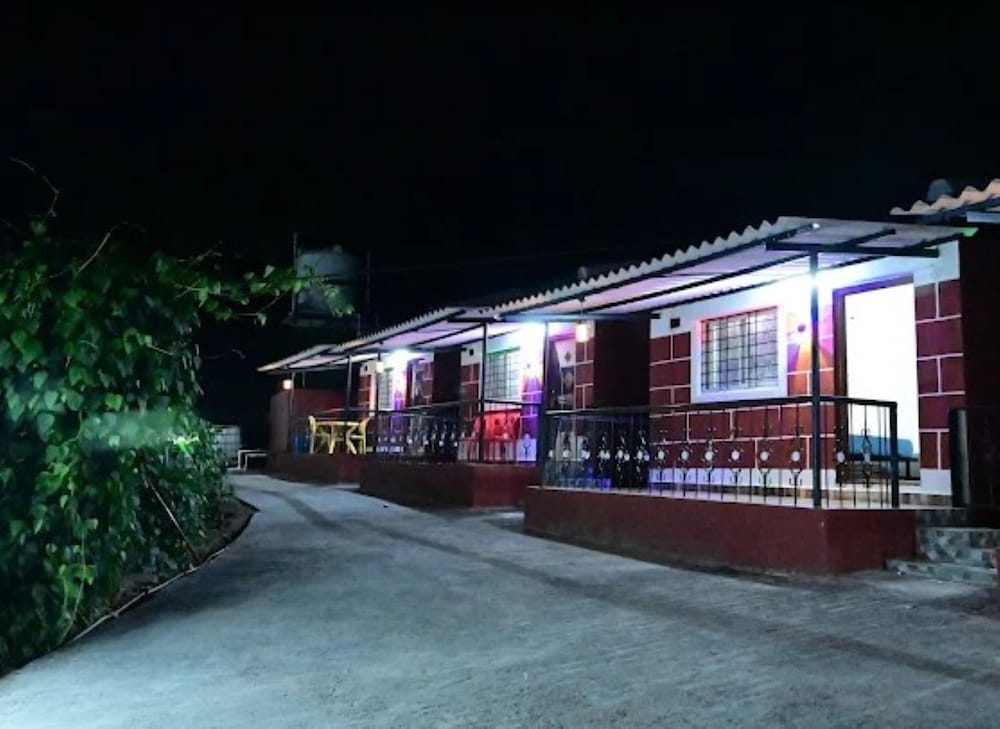 Hotel Krushnai Athavan Farm House