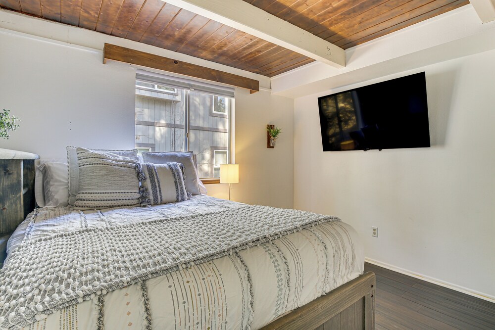 Family-friendly Lake Arrowhead Cabin w/ Game Room!