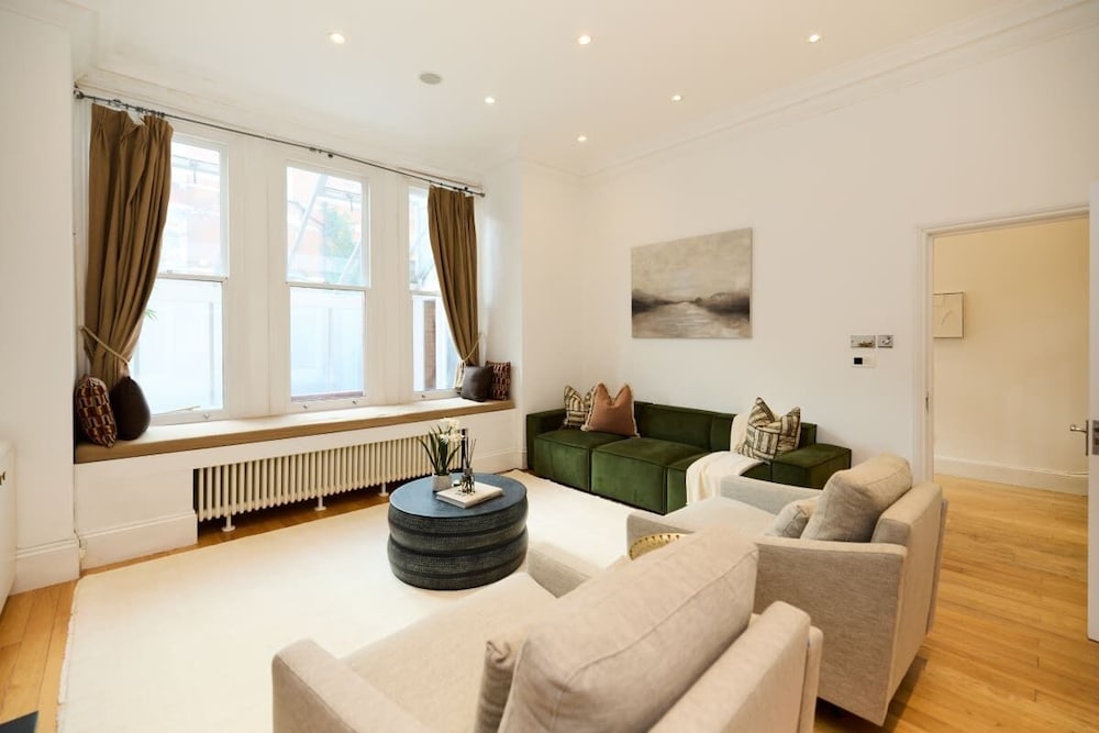 The Hampstead Getaway - Charming 5bdr Home With Conservatory