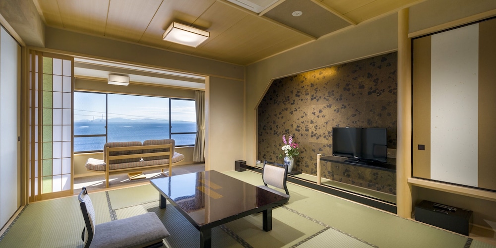 Shinojima Royal Hotel Kasuiso