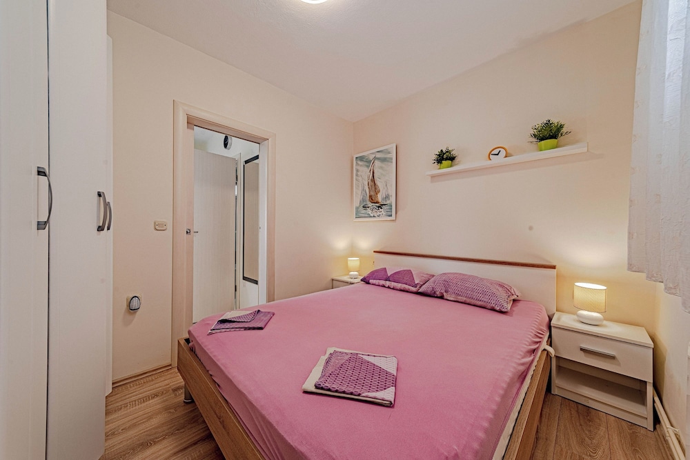 Villa Viki Apartman 2 view 3