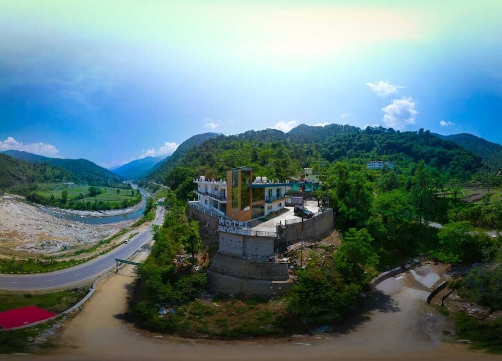 Hotel Riyansh