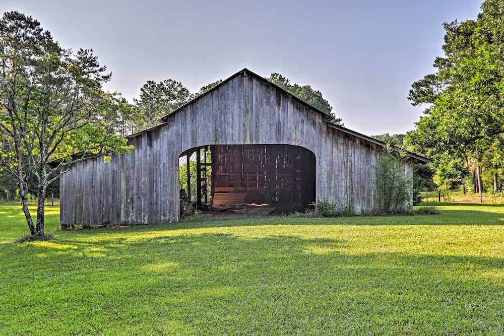 Newnan Retreat on 95 Acres: Hike, Bike & More view 5