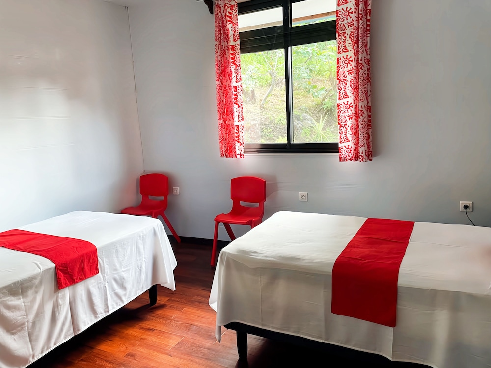 Fare Oviri Lodge