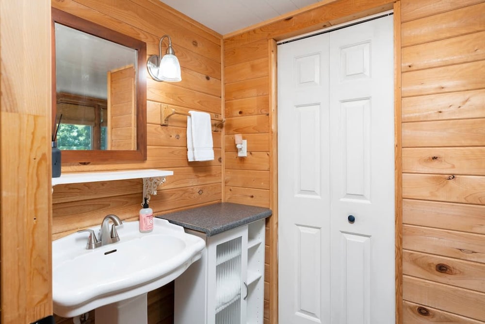 Love Afton Cabin - Family Home