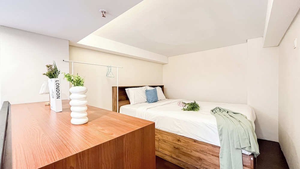 Quiet And Strategic Studio Loft At Apple 1 Condovilla Apartment