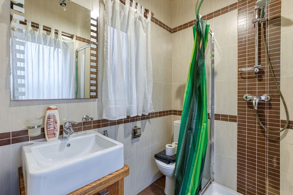 St James the Traditional 4-bed Townhouse Terrace