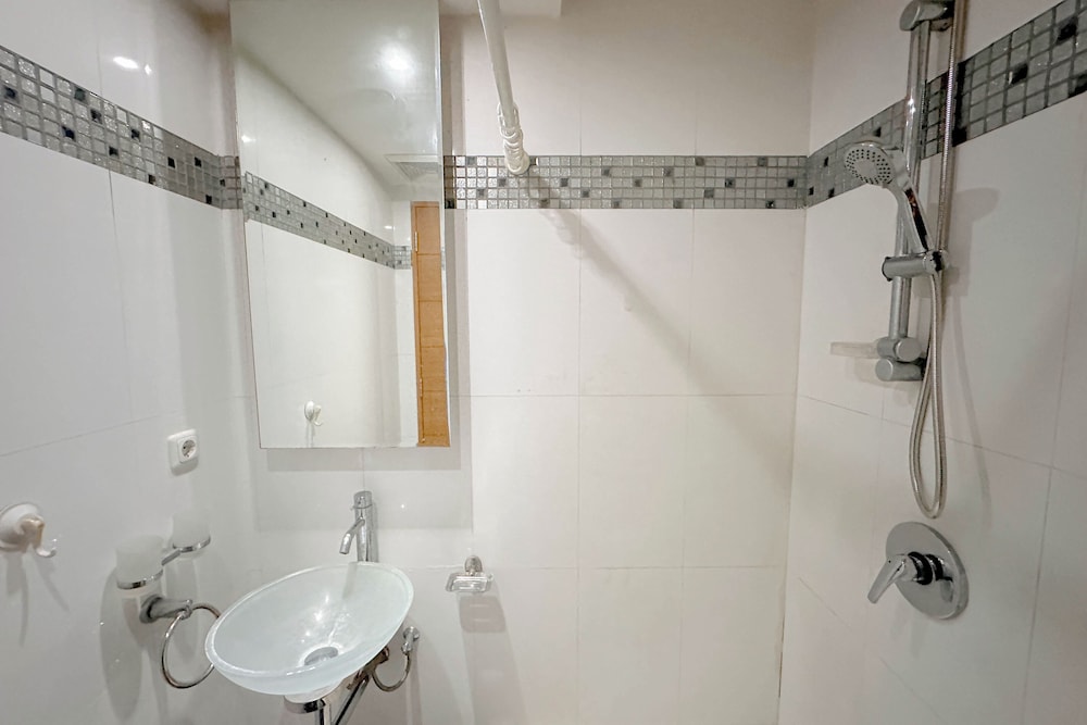 Spacious And Comfortable Living 3Br Apartment At Aryaduta Residence