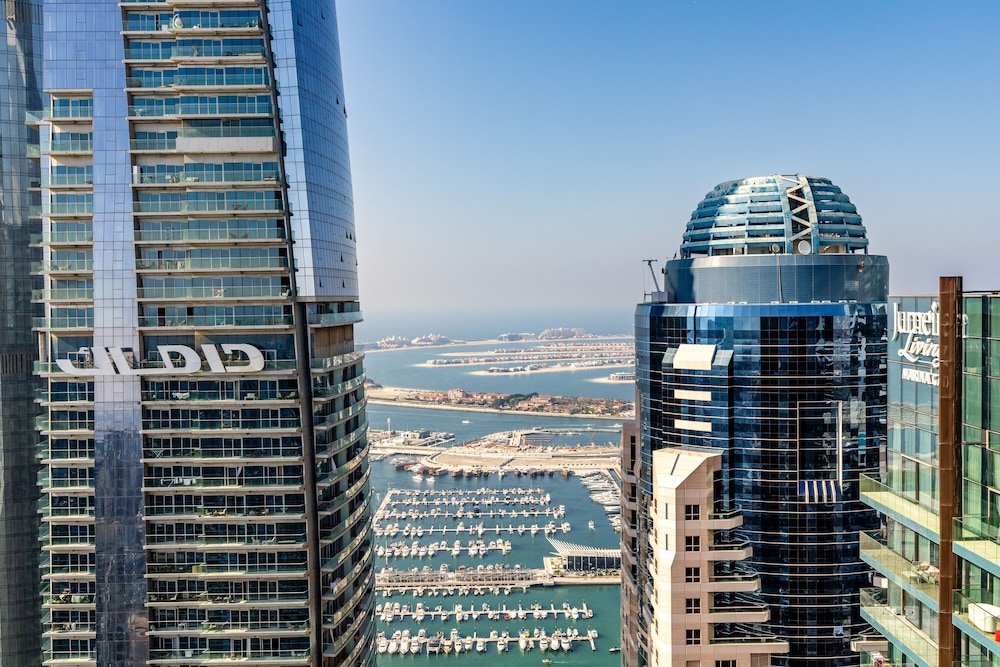 Maison Privee - Exclusive Apt w/ Striking Sea & Dubai Marina Vws