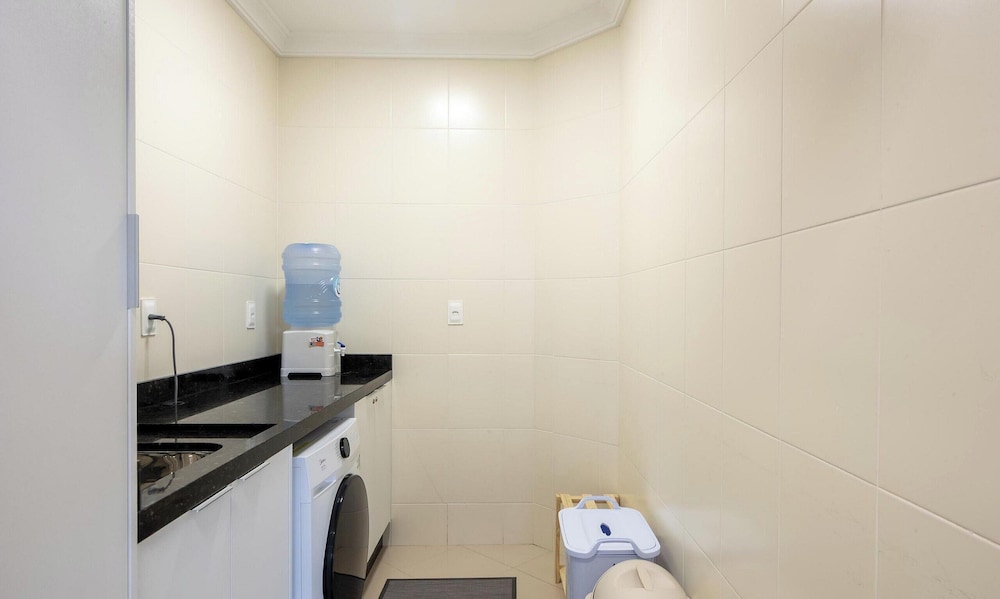 Apt w/ 3 BR & Grill 400m From the Beach Prs0101