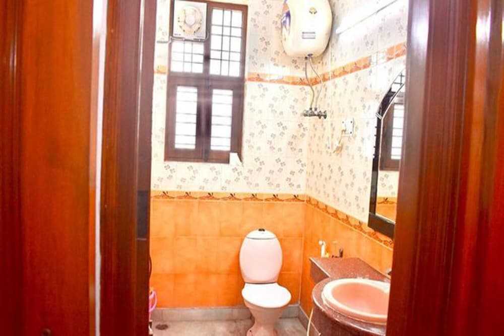 Fabhotel Noida Dreamz