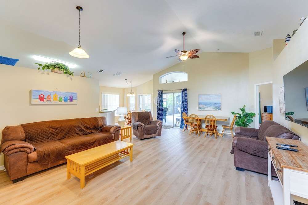 Family Home w/ Pool: Visit Disney & Orlando Parks!