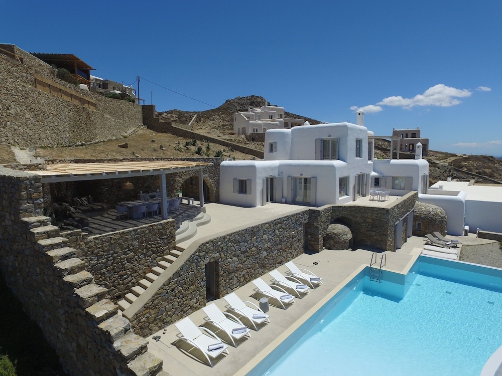 Villa DeLucien