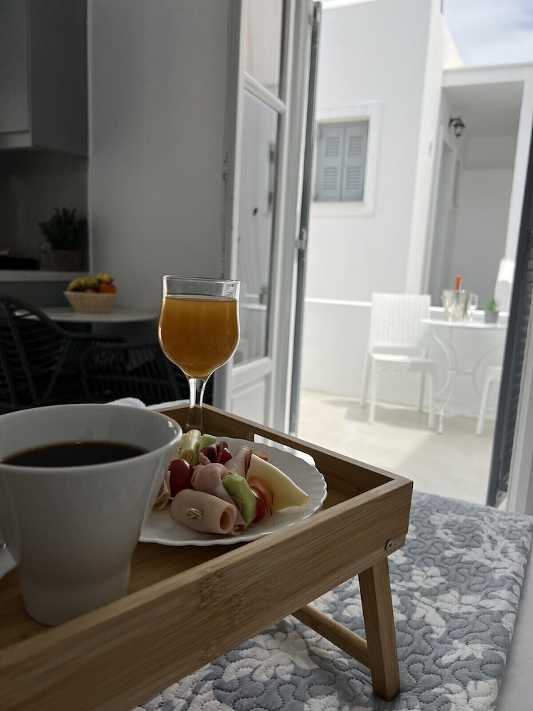Zoumis Residence