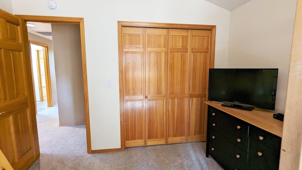 Mcnary 20 5 Bedroom Home