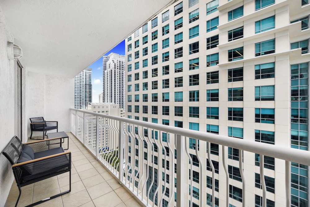Relax & Feel The Good Vibes In Our Condo