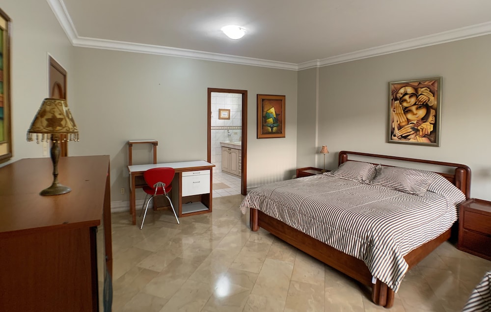Cesar's House Guayaquil Home Rental view 4