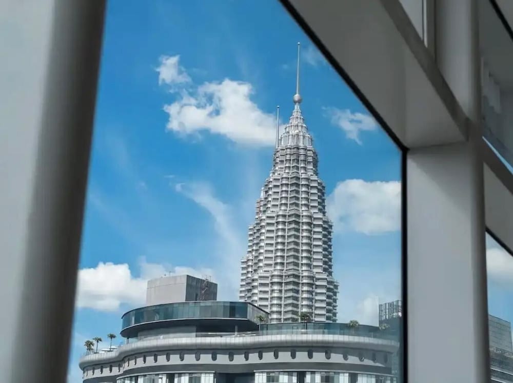 Vortex suites klcc