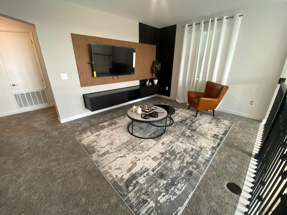 Gorgeous 5Bd With Pool at Champions Gate 1125 view 3