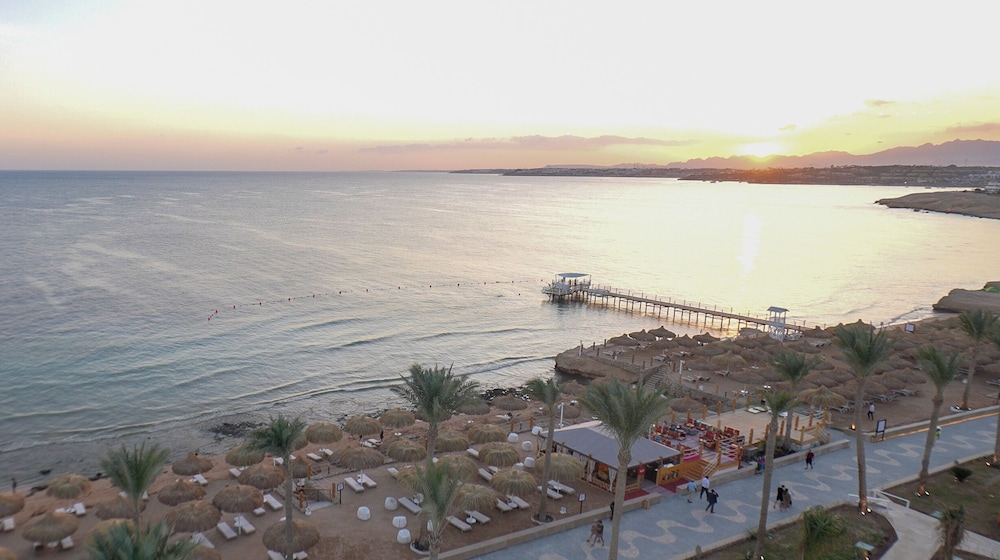 SUNRISE Remal Beach Resort
