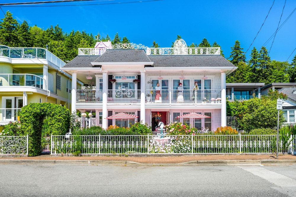 Deerfield House