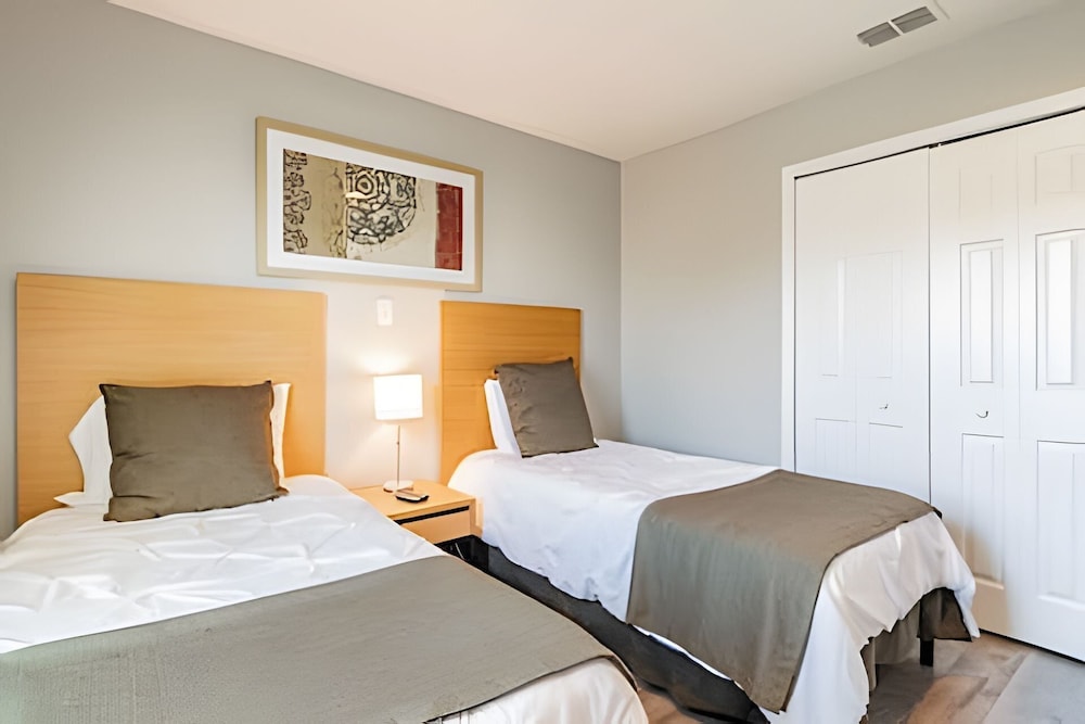 3bd/2.5ba Private Jacuzzi King Bed