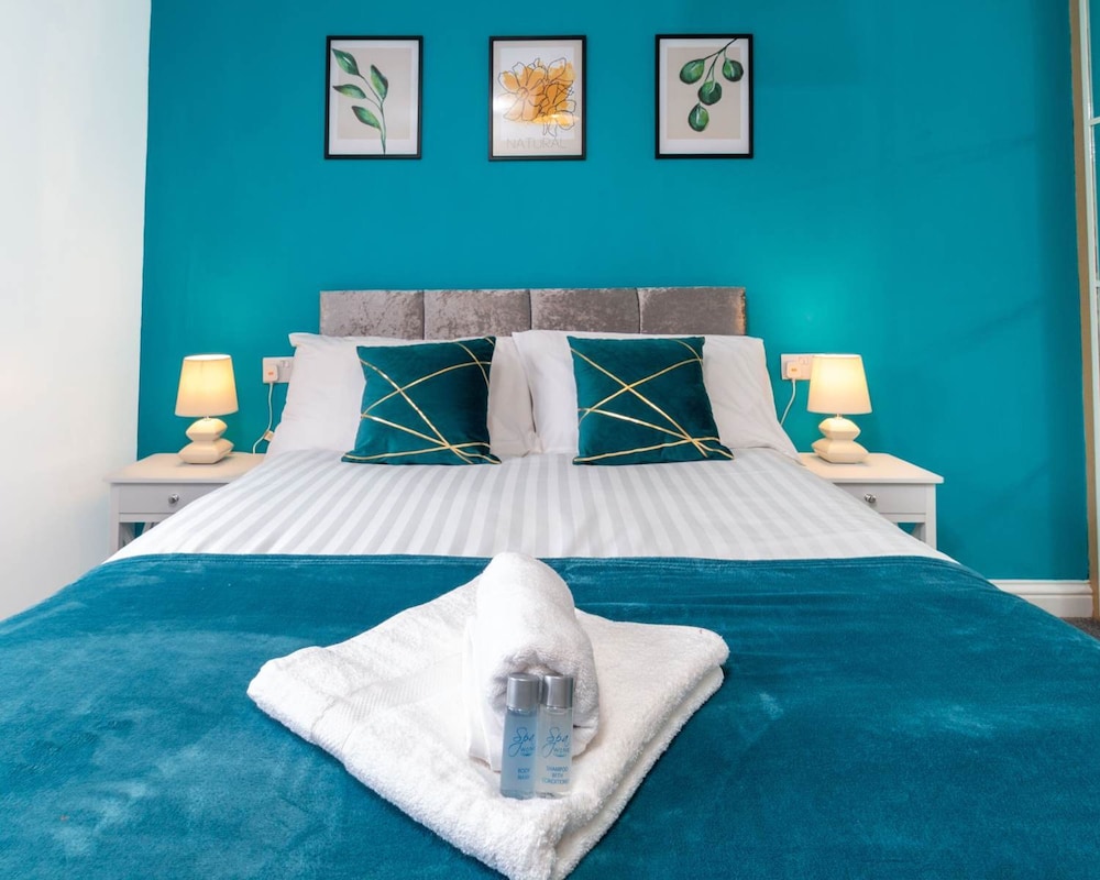 4BR Westlake Accommodation