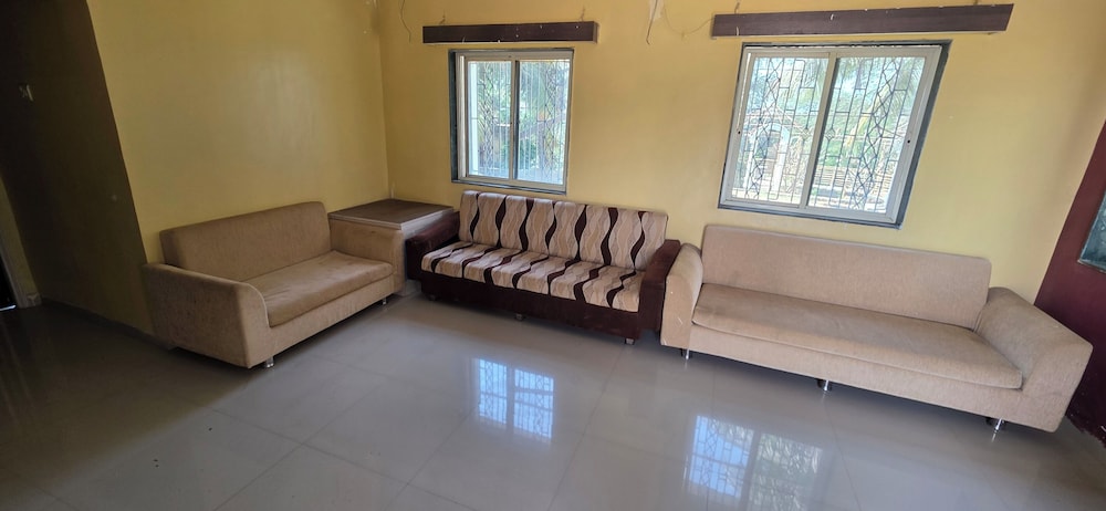 Hotel Manas