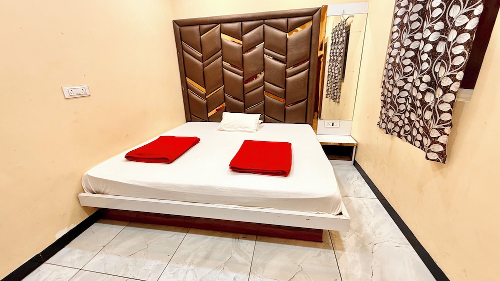 Hotel S C PALACE near Mahakal Temple