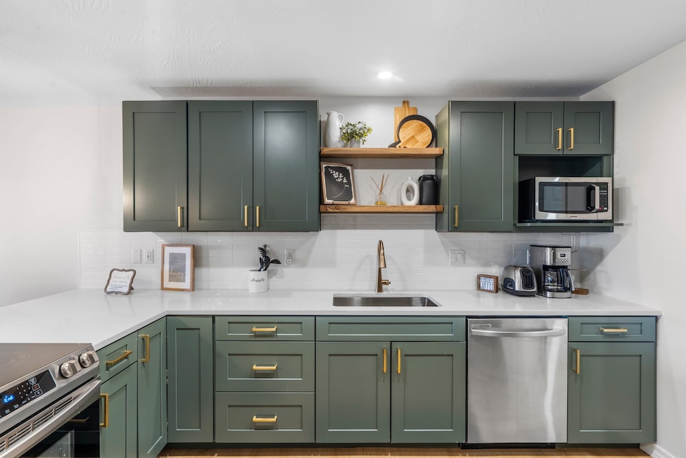 Avondale Hideaway Condo for 6