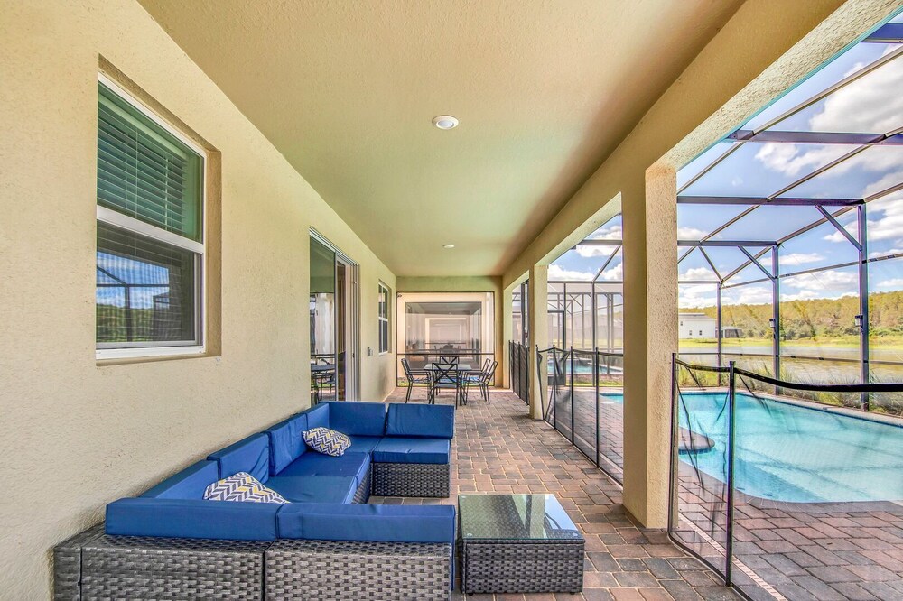 Serenity Lakeview Retreat Stunning Water Views, No Rear Neighbors, Private Pool, Game Room & Star Wars Cinema