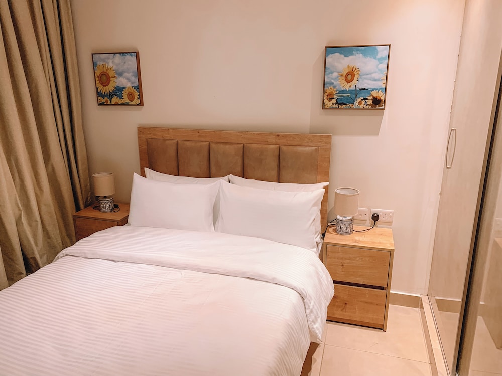 Sky Suites Airport