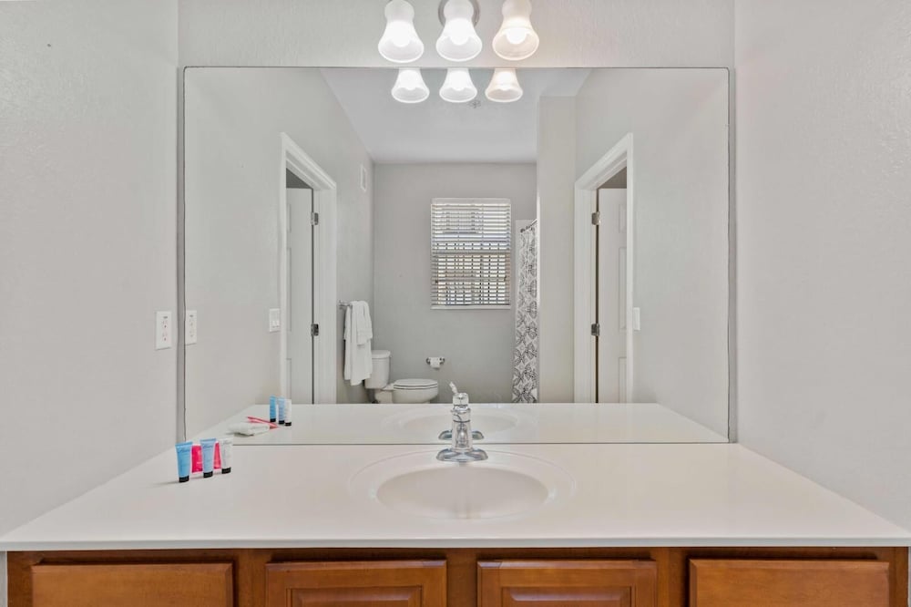 Vista Cay Swanky