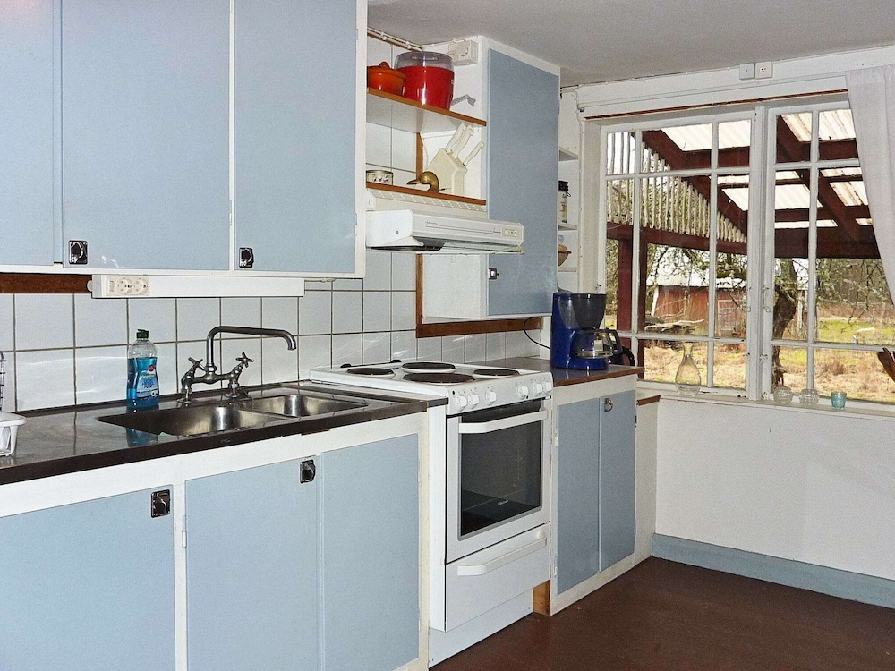 5 Person Holiday Home in Kalvsvik view 4