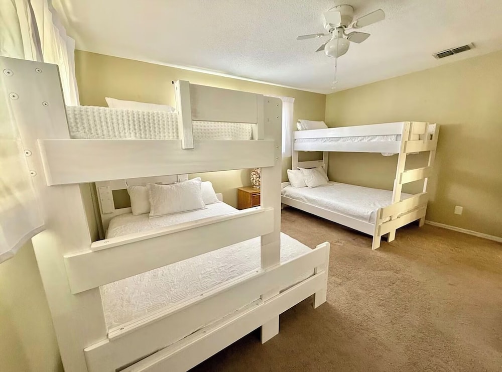 Chateau La Mer II #804- Blue Ocean Getaway