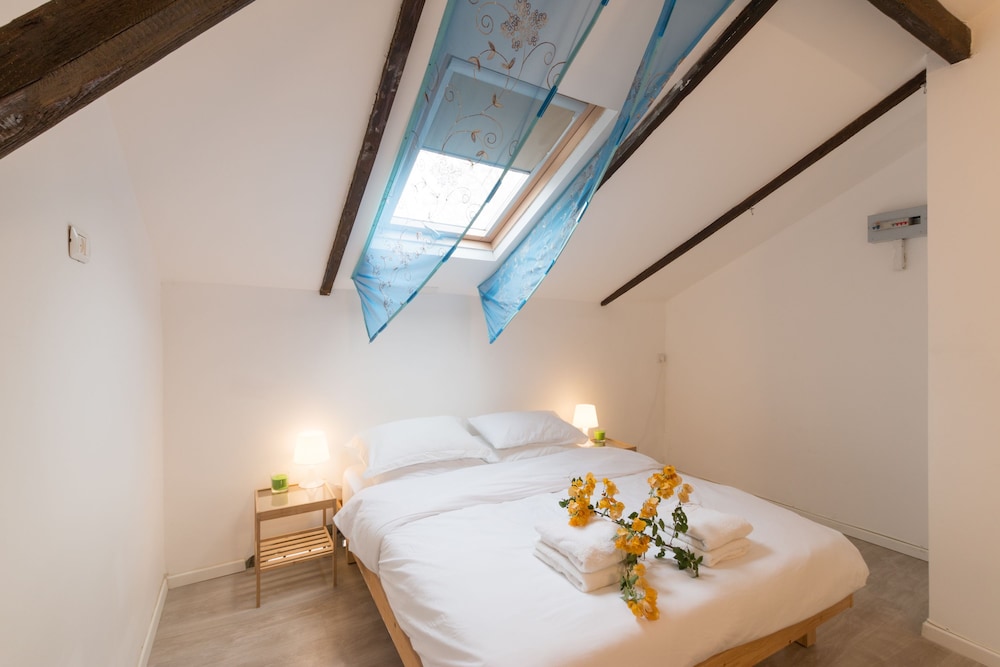 Gorgeous Apt in Neve Tzedek with Parking