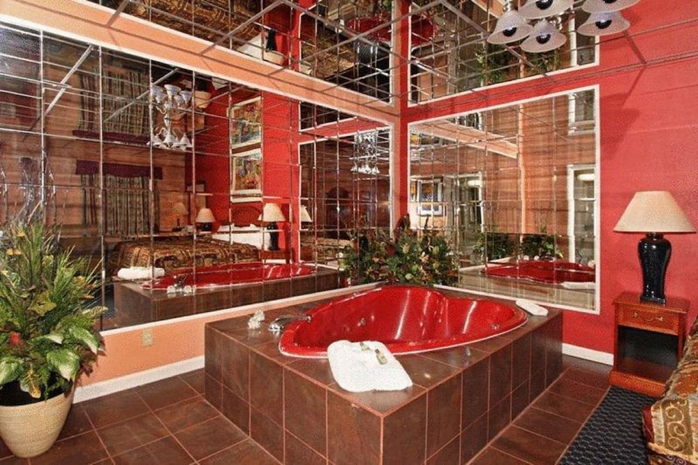 Regal Inn Suites - Property Image 28