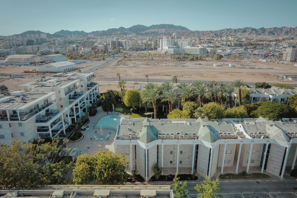 Royal Park Apt Resort by Sea N Rent