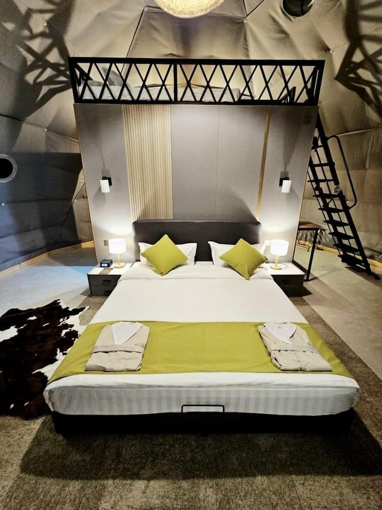 EcoHouse Glamping by ART HOTEL